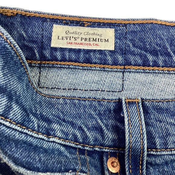 Levi’s Premium Wedgie  Buttonfly Jeans - Picture 9 of 12
